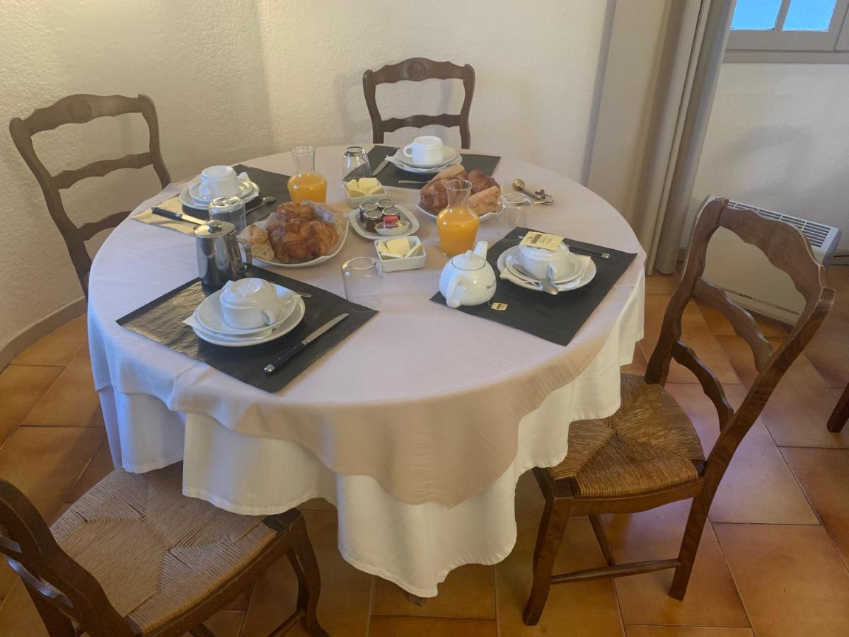 Human Hotel Restaurant Park Villecroze Esterno foto