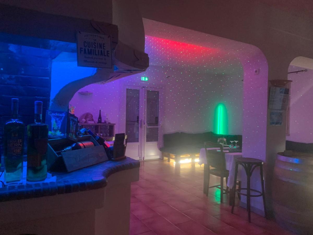 Human Hotel Restaurant Park Villecroze Esterno foto