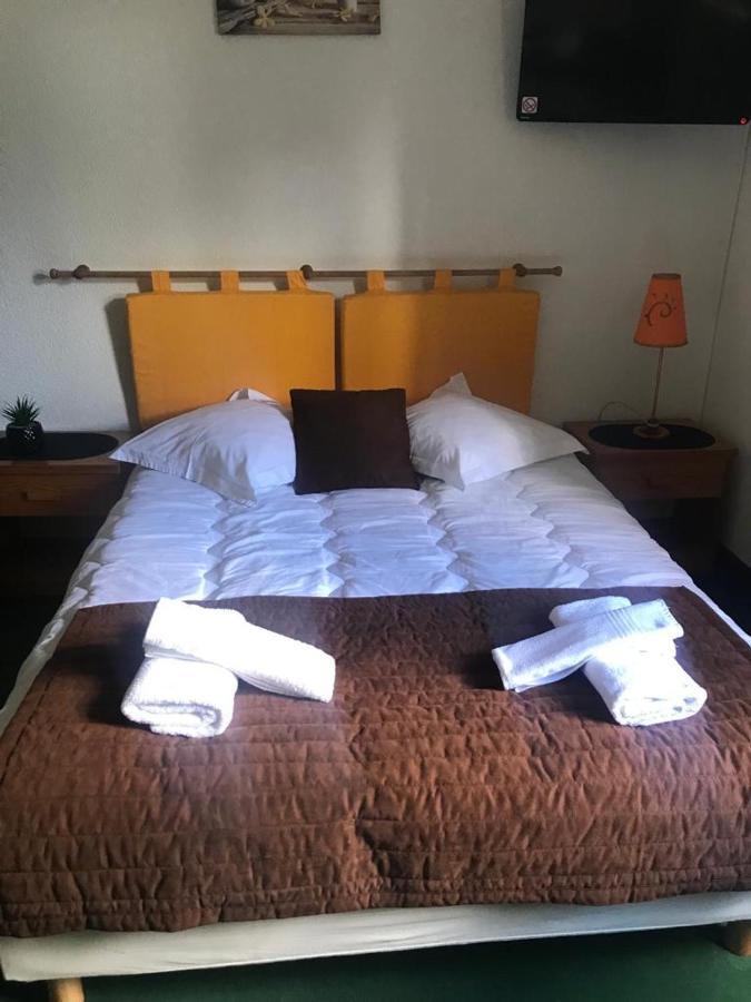 Human Hotel Restaurant Park Villecroze Esterno foto