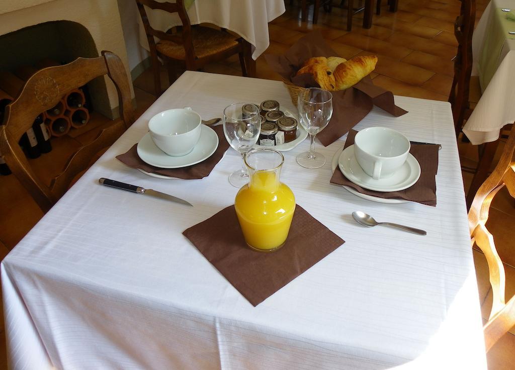 Human Hotel Restaurant Park Villecroze Esterno foto